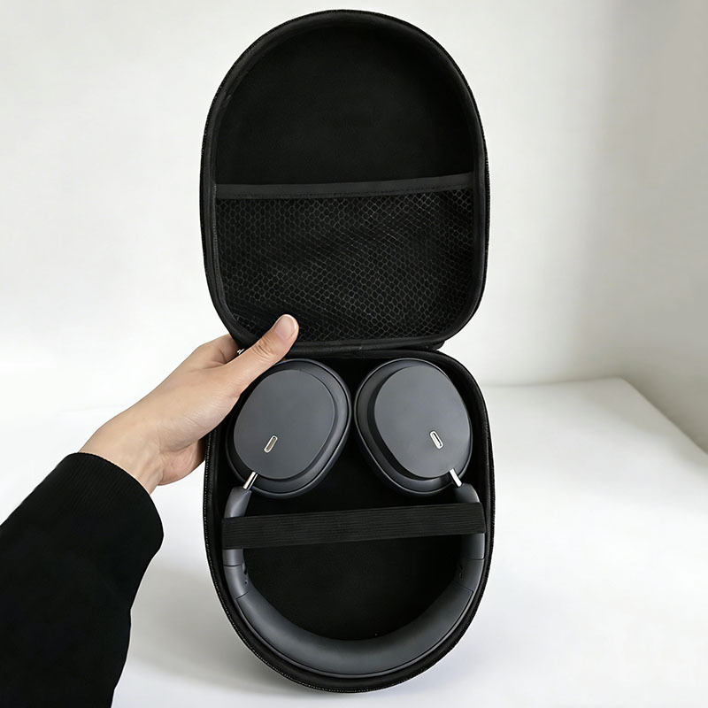 Wielofunkcyjny, czarny, twardy – Headphone Case Hard recenzja i cena